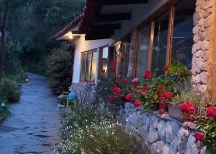 Casa De Mama Valle - *
